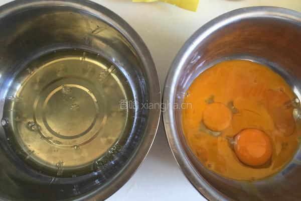 火龙果戚风蛋糕的做法图解4