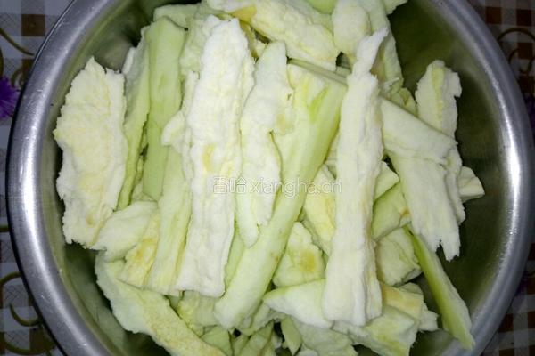 手撕蒜香茄子的做法图解2
