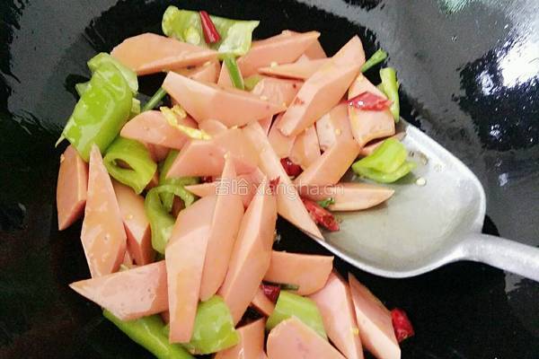 香肠炒鸡蛋的做法图解4