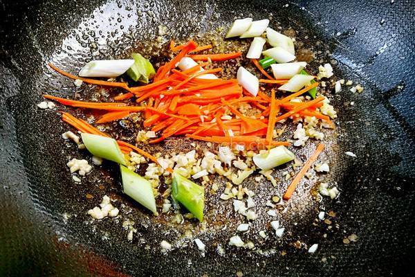 黄豆芽炒肉丝的做法图解7