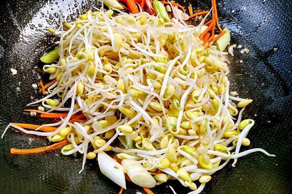 黄豆芽炒肉丝的做法图解8