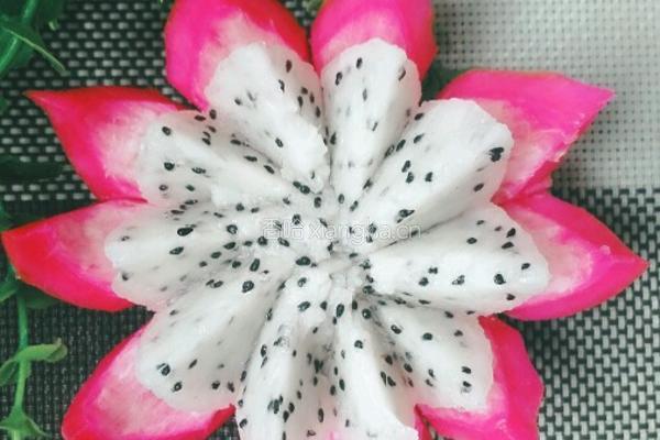 火龙果莲花的做法图解8