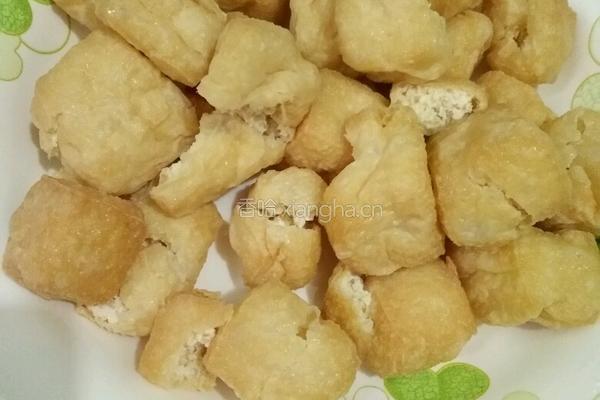 油豆腐炒肉的做法图解1