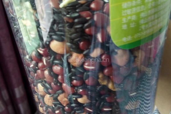 花生核桃红豆黑米粥的做法图解1