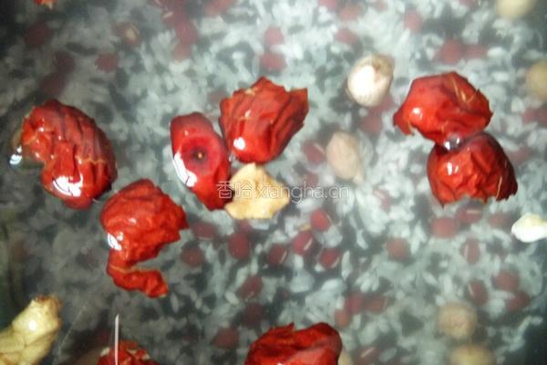 花生核桃红豆黑米粥的做法图解2