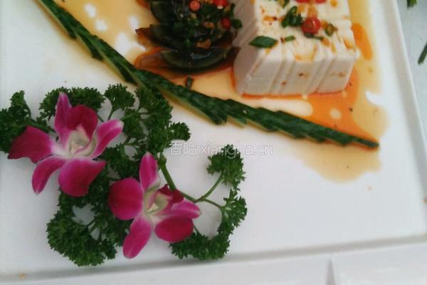 皮蛋拌豆腐的做法图解4