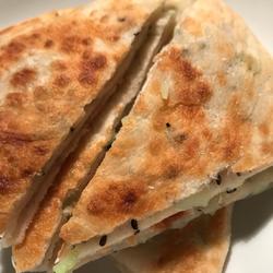 黑芝麻葱油饼的做法[图]
