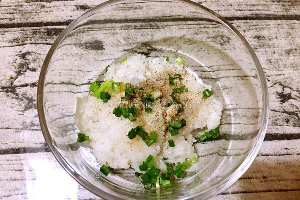 猪肉糯米卷的做法图解7