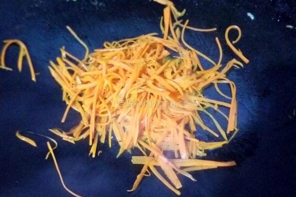 胡萝卜炒粉丝的做法图解7