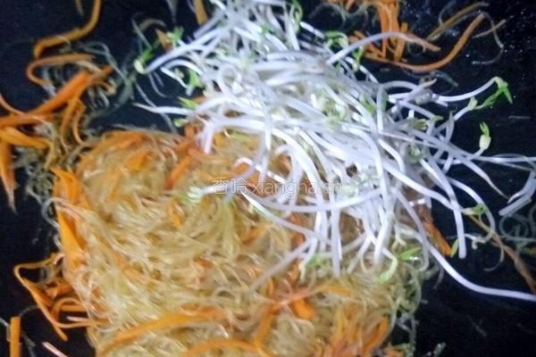 胡萝卜炒粉丝的做法图解11