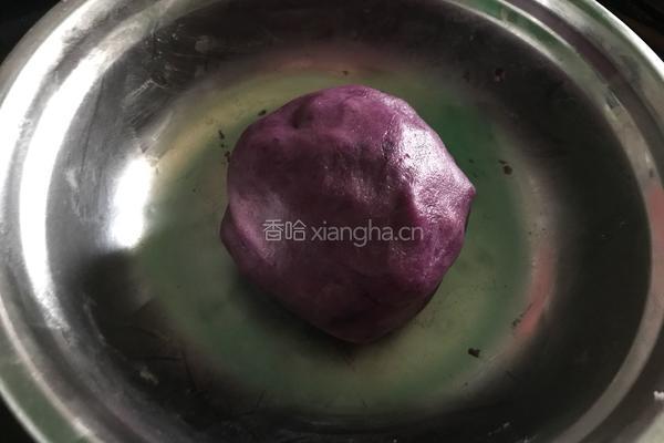 紫薯蛋黄酥的做法图解3