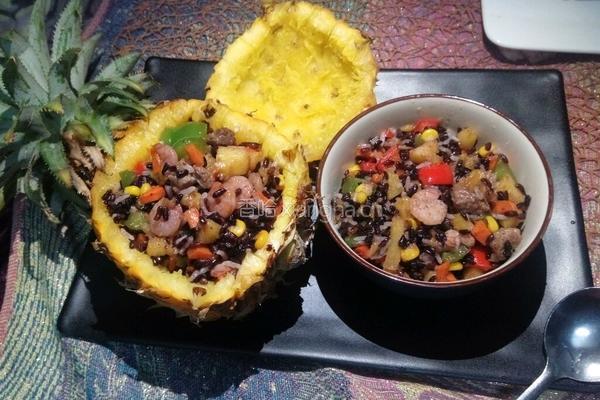 紫米虾仁炒菠萝饭的做法图解11