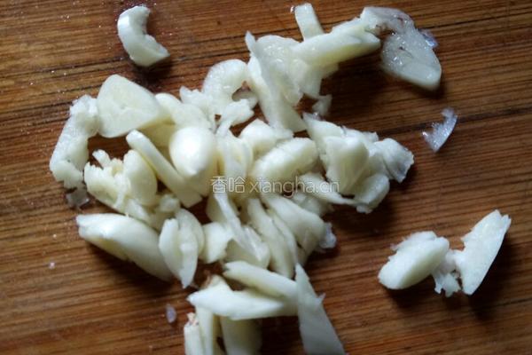 腊肉炒豇豆的做法图解3