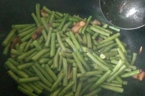 腊肉炒豇豆的做法图解6