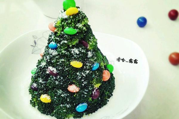 下雪天的圣诞树