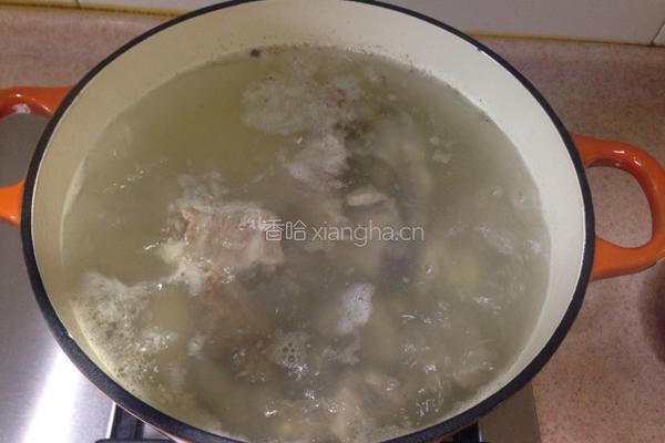 山药玉米猪骨汤的做法图解6