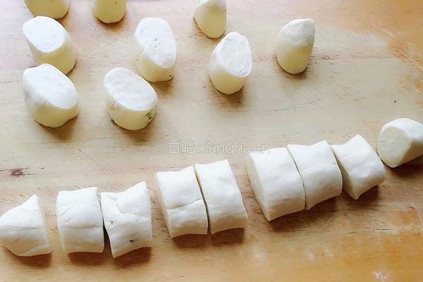 芹菜盒子的做法图解4