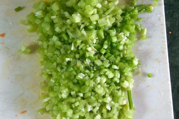 蔬菜汁饺子的做法图解3