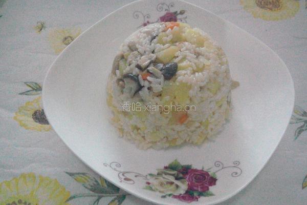 电饭锅版–土豆香菇焖饭的做法图解1