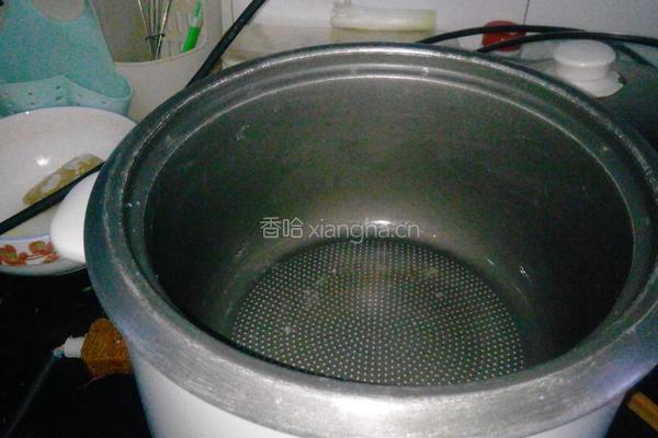 电饭锅版–土豆香菇焖饭的做法图解4