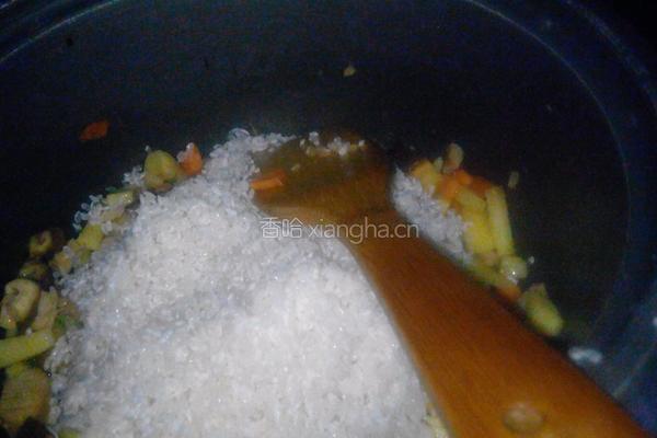 电饭锅版–土豆香菇焖饭的做法图解6