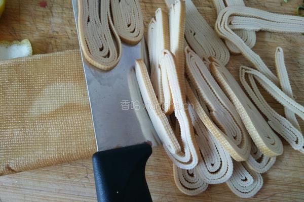 香辣豆腐皮的做法图解1