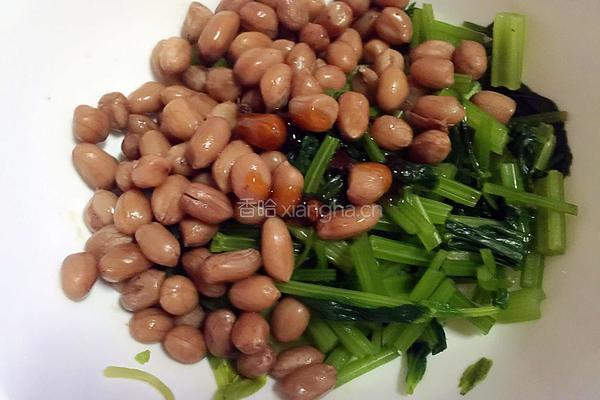 花生米炝香芹的做法图解4