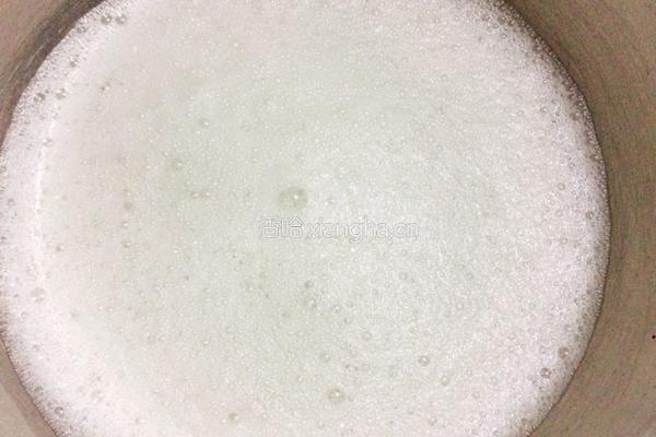 原味中空戚风蛋糕的做法图解9