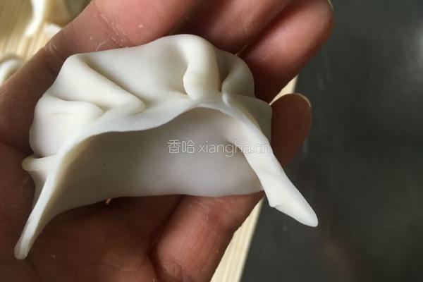 月牙饺子的包法的做法图解8