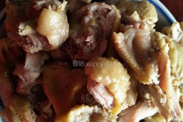 酸菜烧鸡的做法图解1