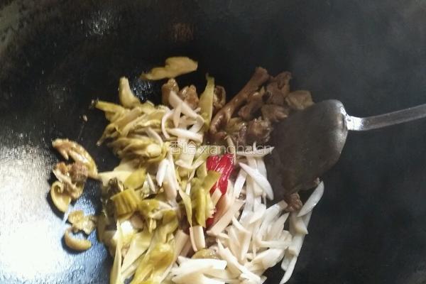酸菜烧鸡的做法图解5