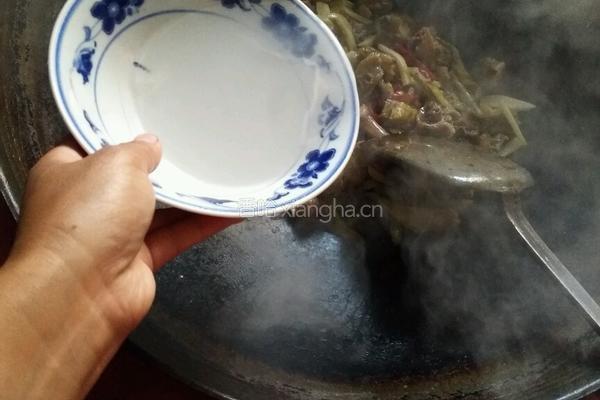 酸菜烧鸡的做法图解6