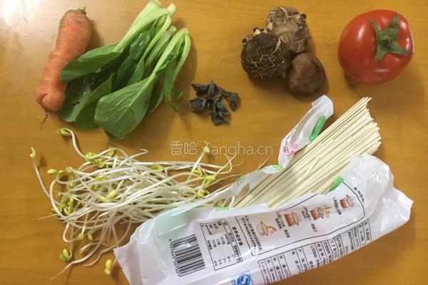 五彩砂锅汤面的做法图解1