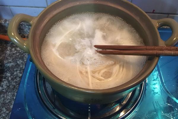 五彩砂锅汤面的做法图解6