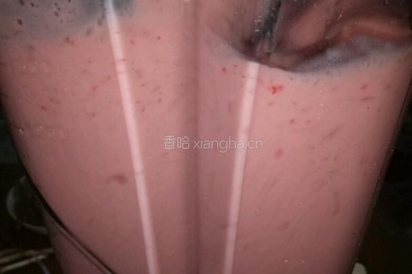 草莓红枣奶昔的做法图解4