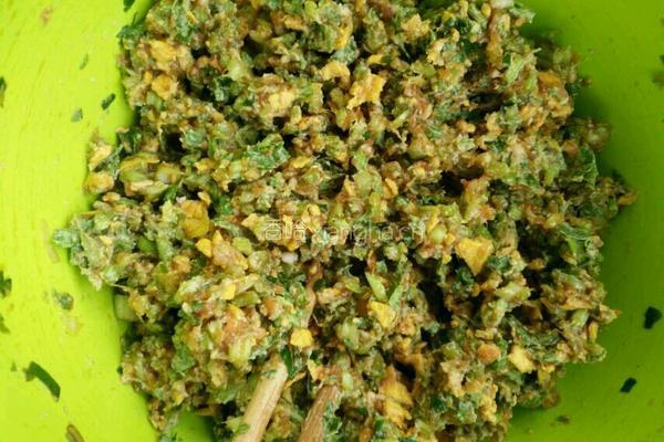 芹菜肉饺子的做法图解4