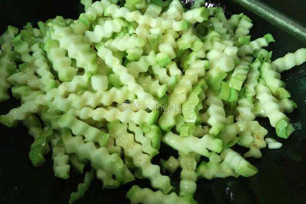 老屋私房菜椒香西葫芦的做法图解4