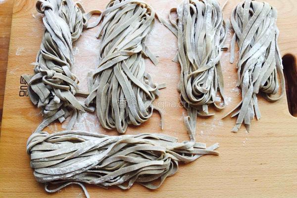 荞麦手擀面的做法图解9