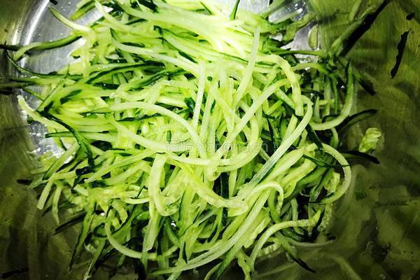 「Cathy边吃边营养」凉拌三丝营养优化版的做法图解3