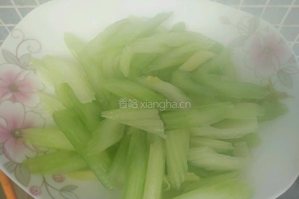 西芹炒牛肉的做法图解5