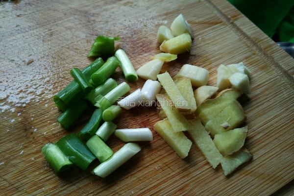肉末炒大白菜的做法图解3