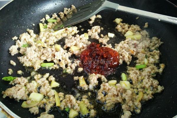 肉末炒大白菜的做法图解6