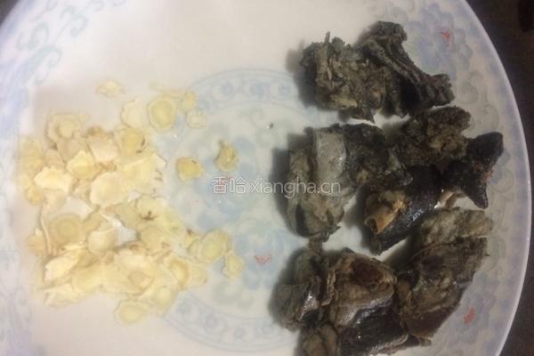 花旗参乌鸡汤的做法图解1
