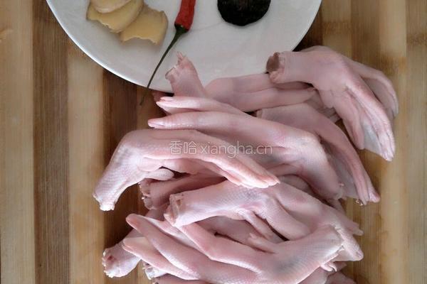 卤鸭爪的做法图解1