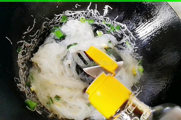 韭菜炒粉丝的做法图解6