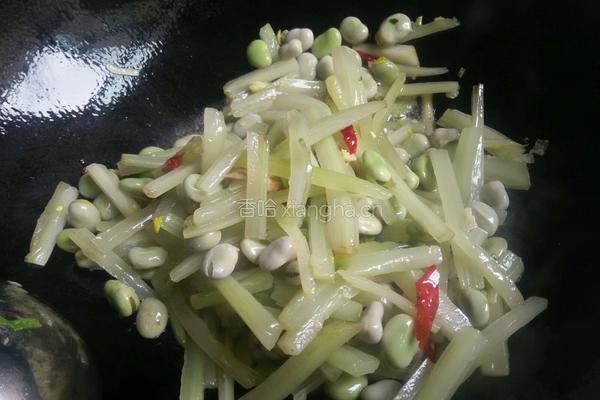 泡椒牛皮菜炒蚕豆的做法图解8