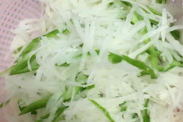 青椒土豆丝鸡蛋饼的做法图解2