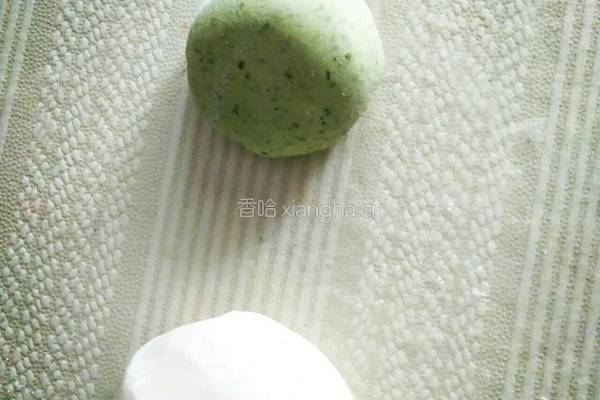 双色手擀面的做法图解3