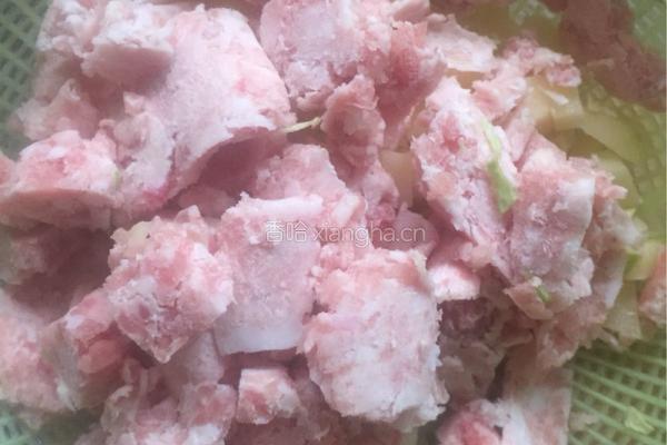土豆，包菜，肉沫，蘑菇，花菜包子馅的做法图解1