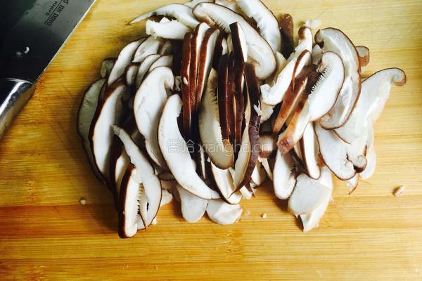 香菇焖土豆的做法图解6